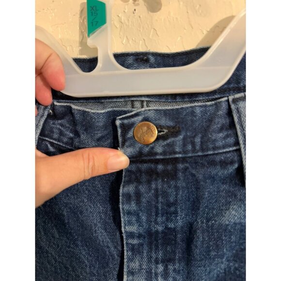 Wrangler Dark Wash Distressed Style Straight Leg Jeans - Picture 7 of 11